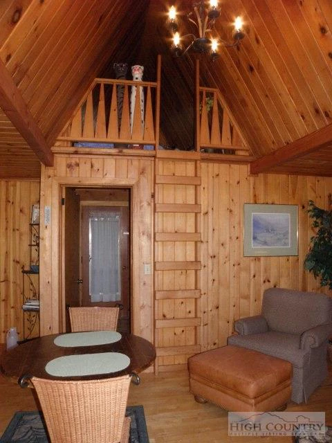 Image number 10 for the current listing