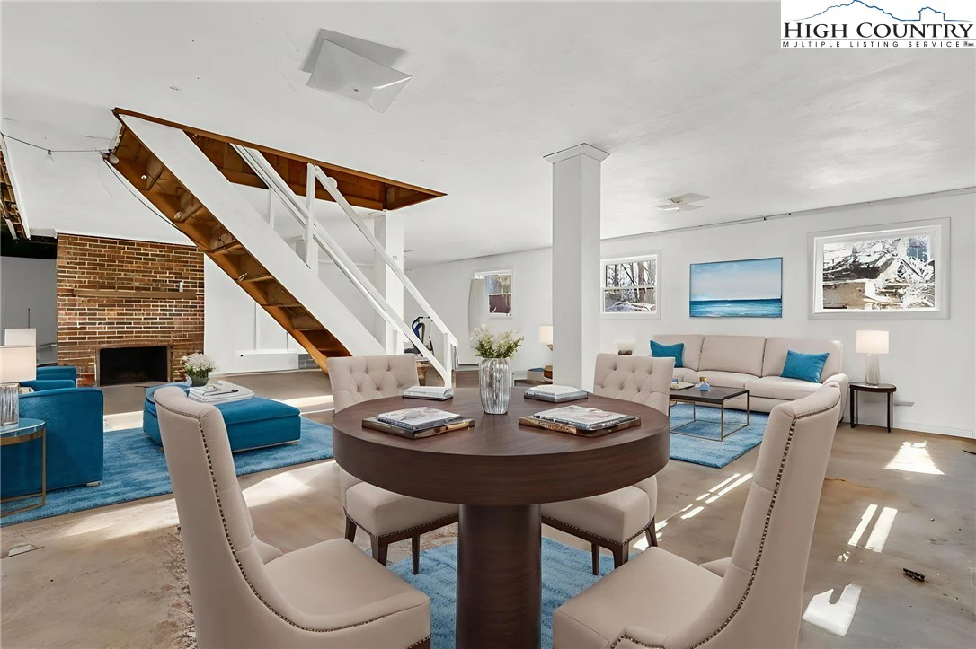 Image number 5 for the current listing