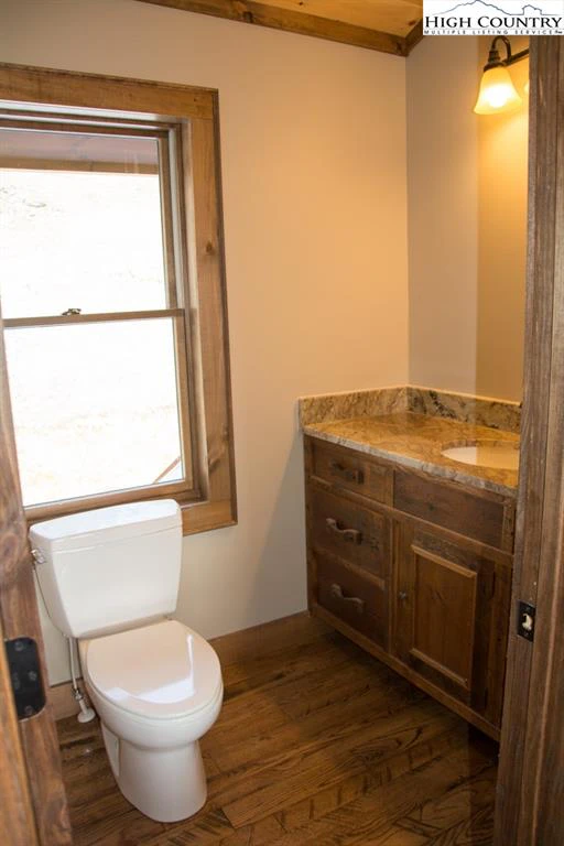Image number 4 for the current listing