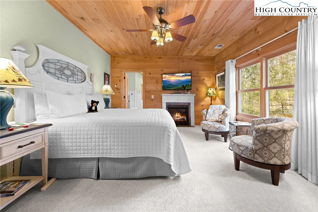 Image number 11 for the current listing