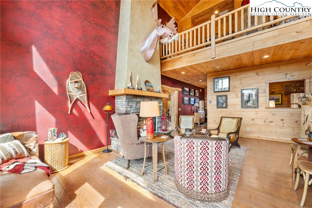 Image number 3 for the current listing