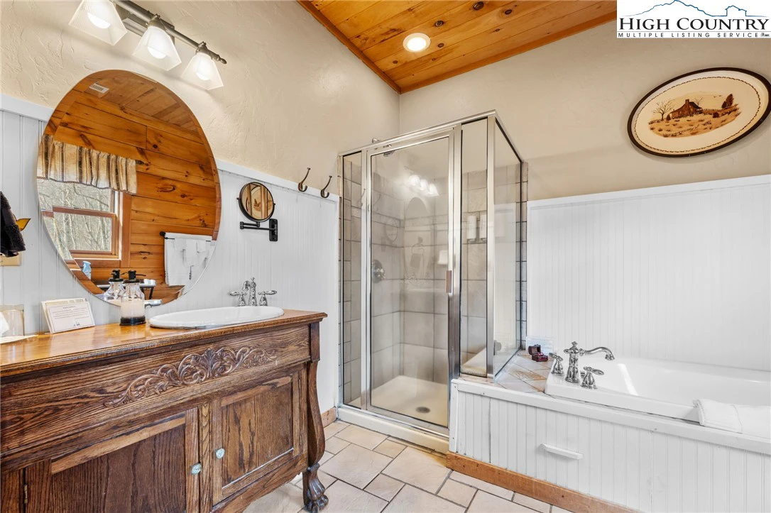 Image number 6 for the current listing