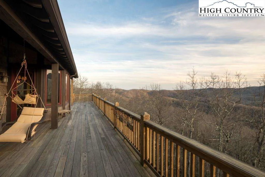 Image number 13 for the current listing
