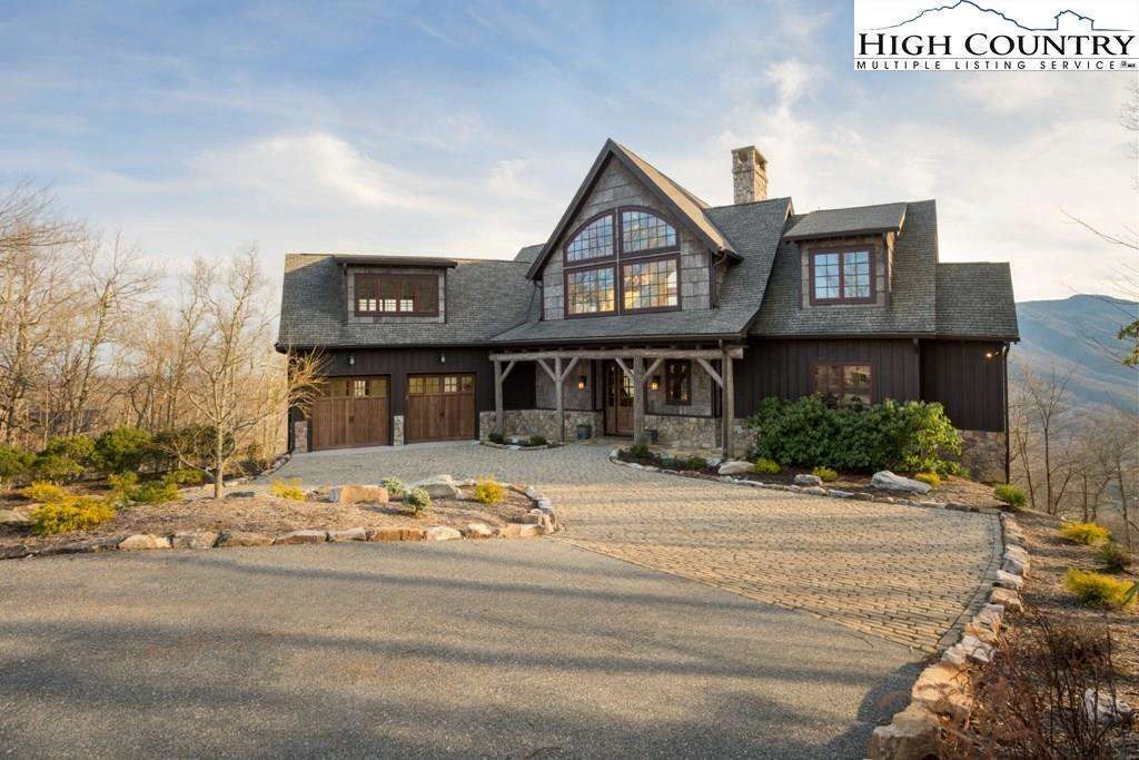 Image number 15 for the current listing