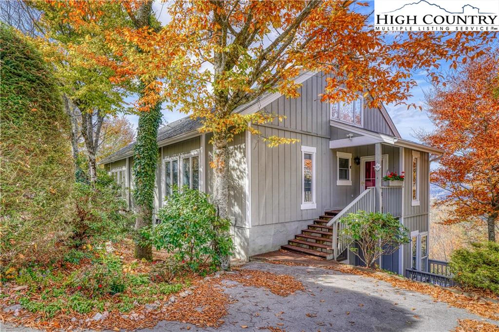 Image number 1 for the current listing