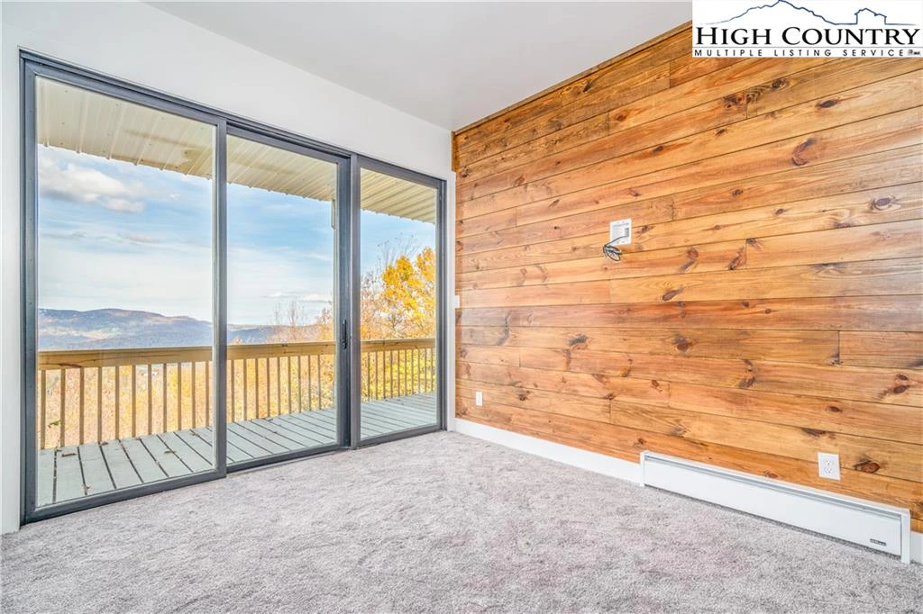 Image number 5 for the current listing