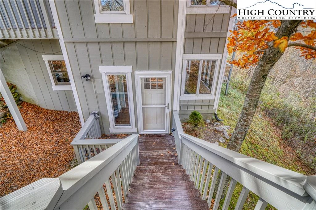 Image number 2 for the current listing