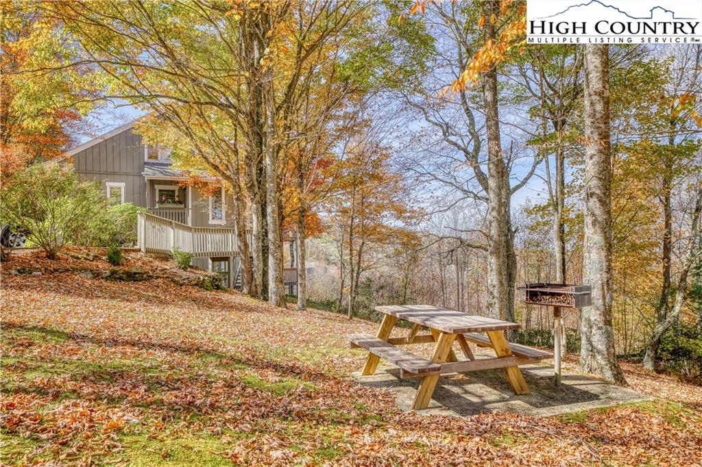 Image number 14 for the current listing