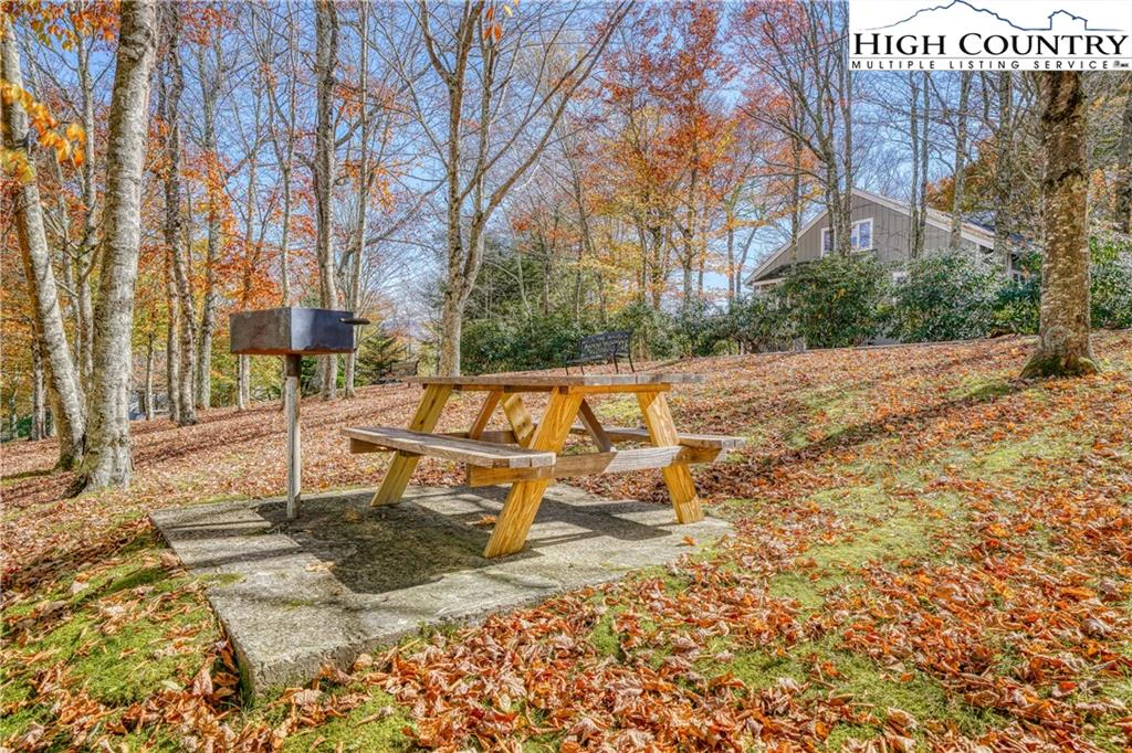 Image number 15 for the current listing