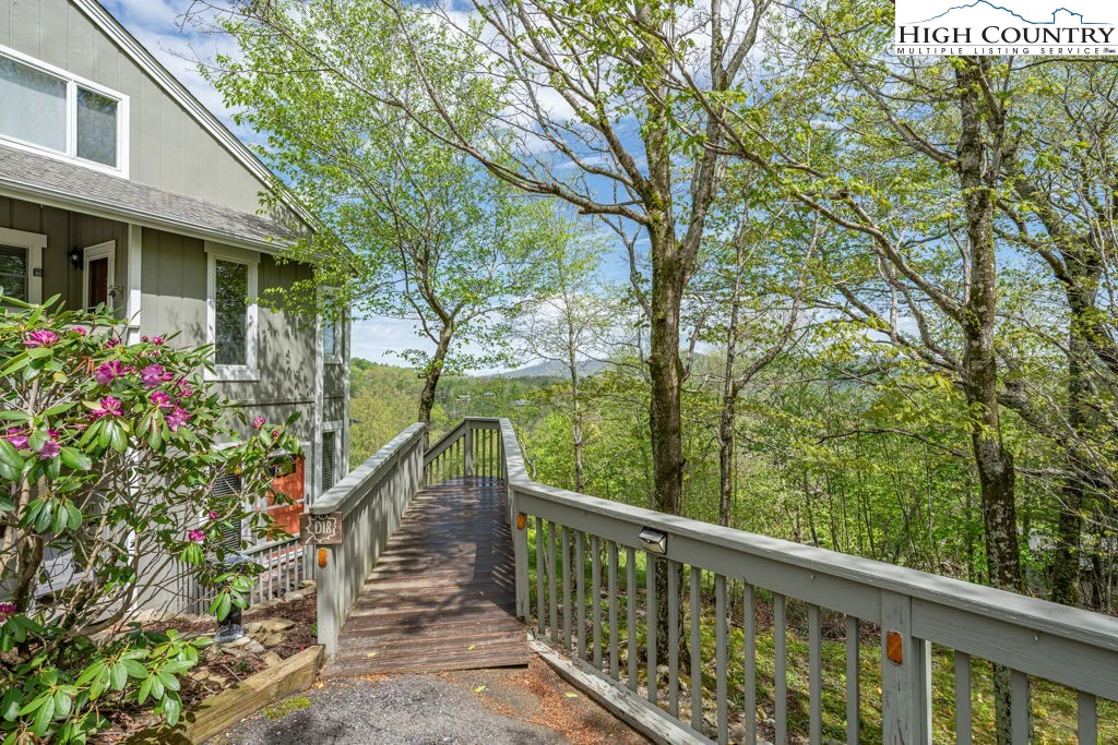 Image number 12 for the current listing