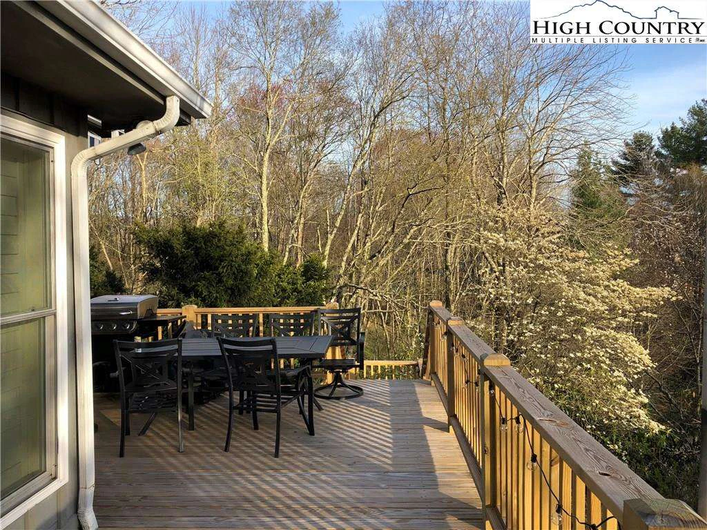 Image number 18 for the current listing
