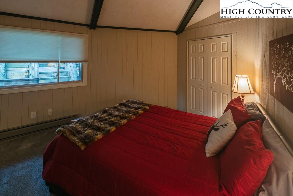 Image number 3 for the current listing