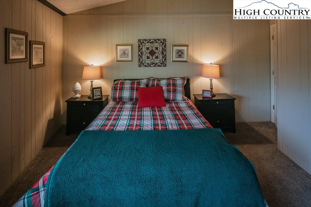Image number 7 for the current listing