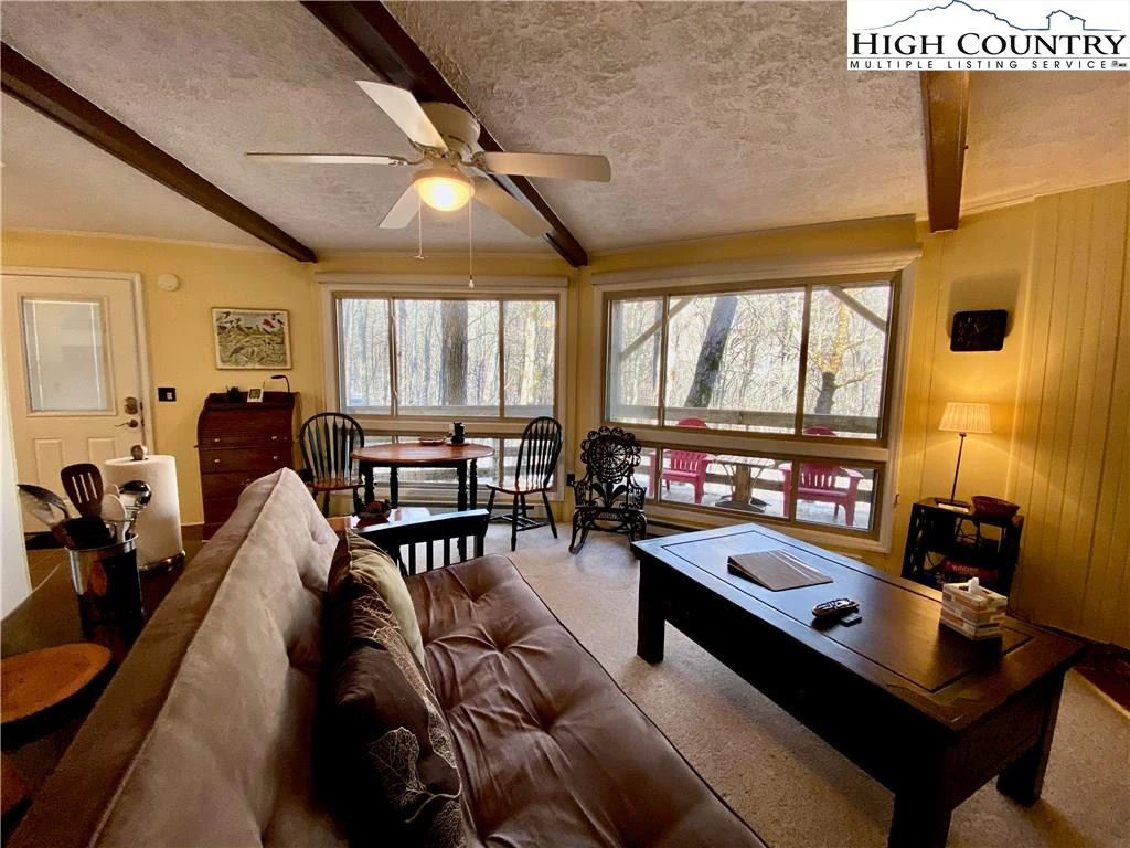 Image number 1 for the current listing