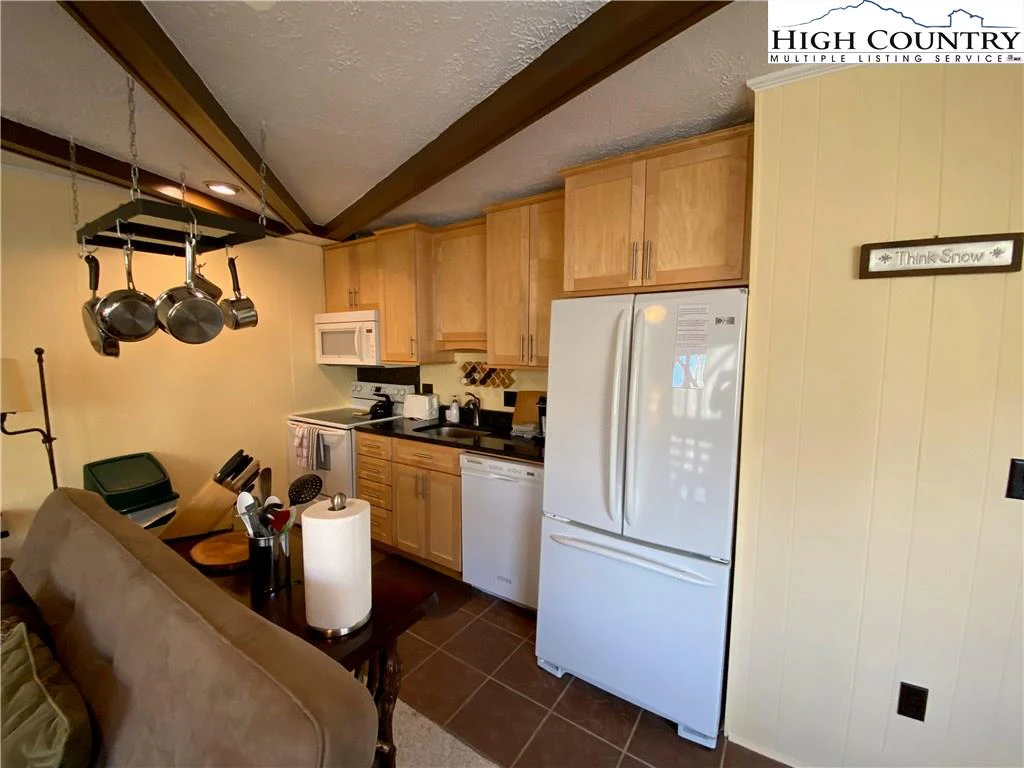 Image number 18 for the current listing