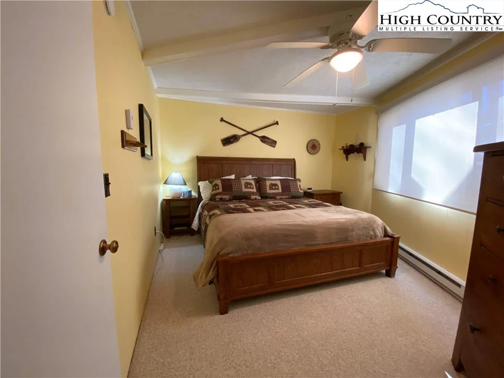 Image number 15 for the current listing