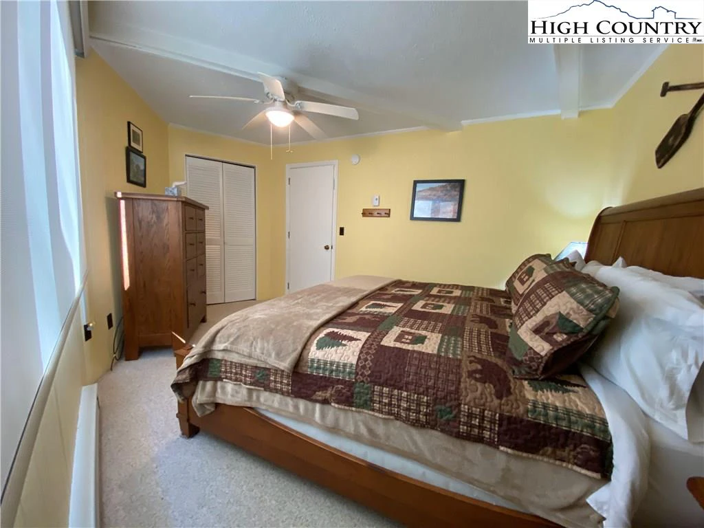 Image number 14 for the current listing