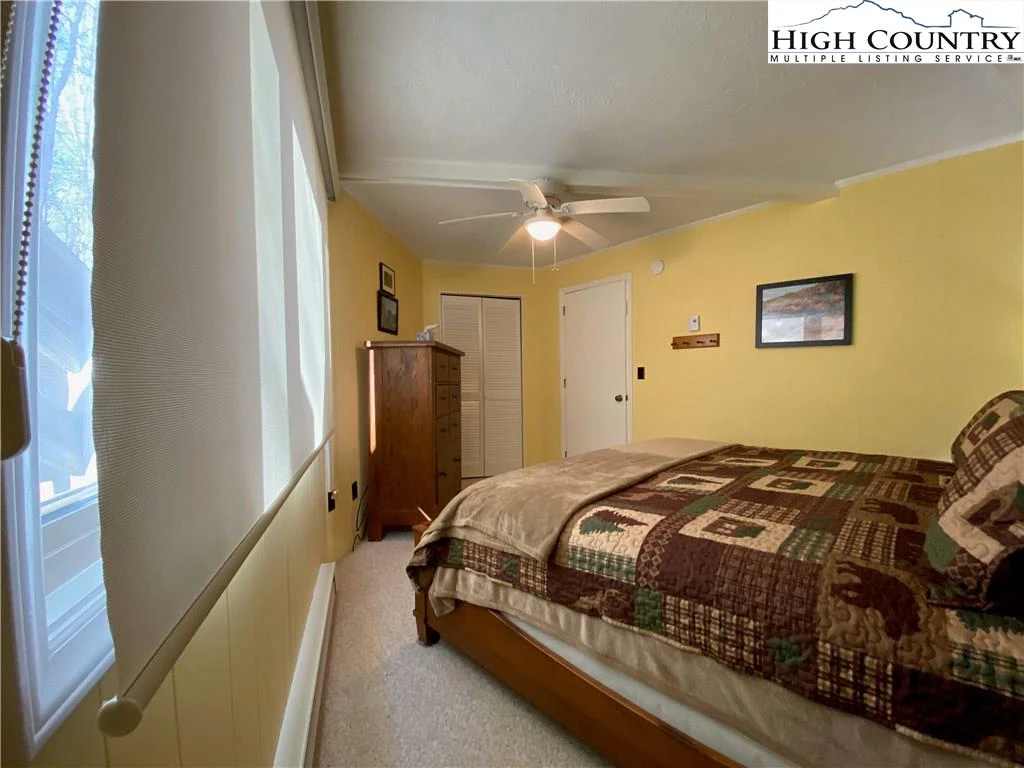 Image number 13 for the current listing