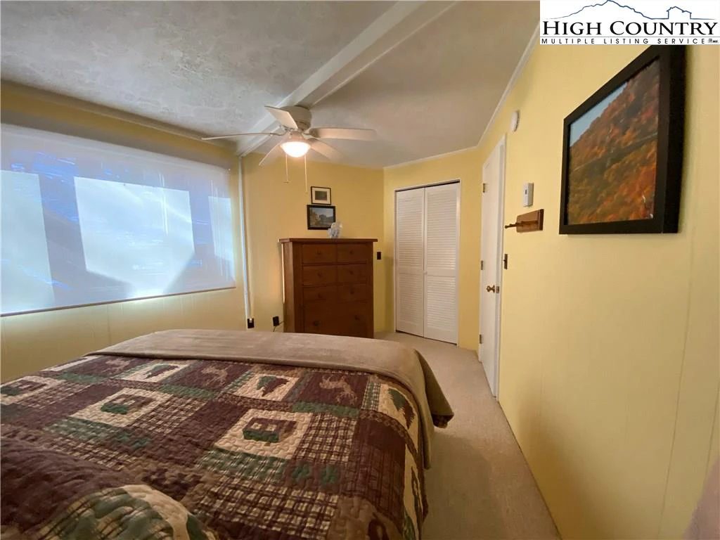 Image number 12 for the current listing