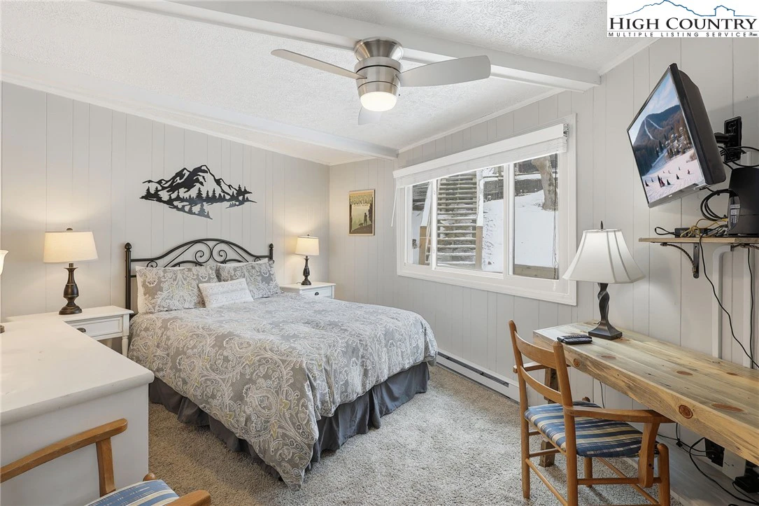 Image number 7 for the current listing