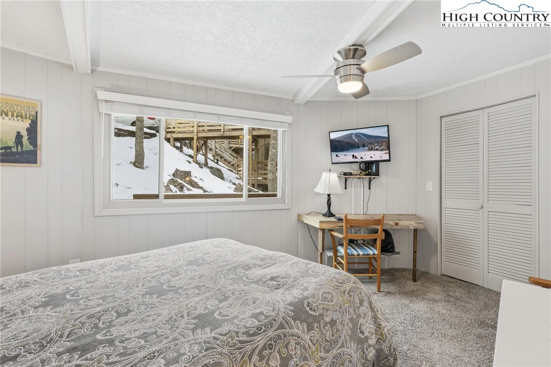 Image number 9 for the current listing
