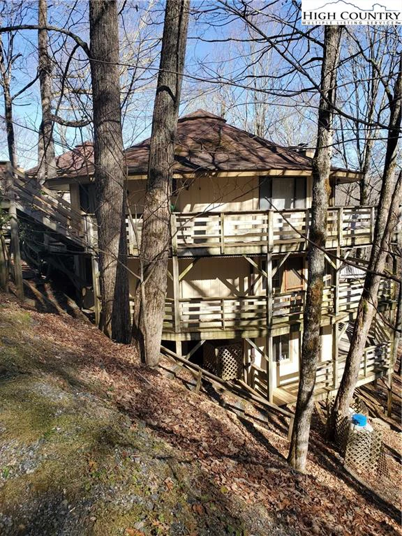 Image number 1 for the current listing