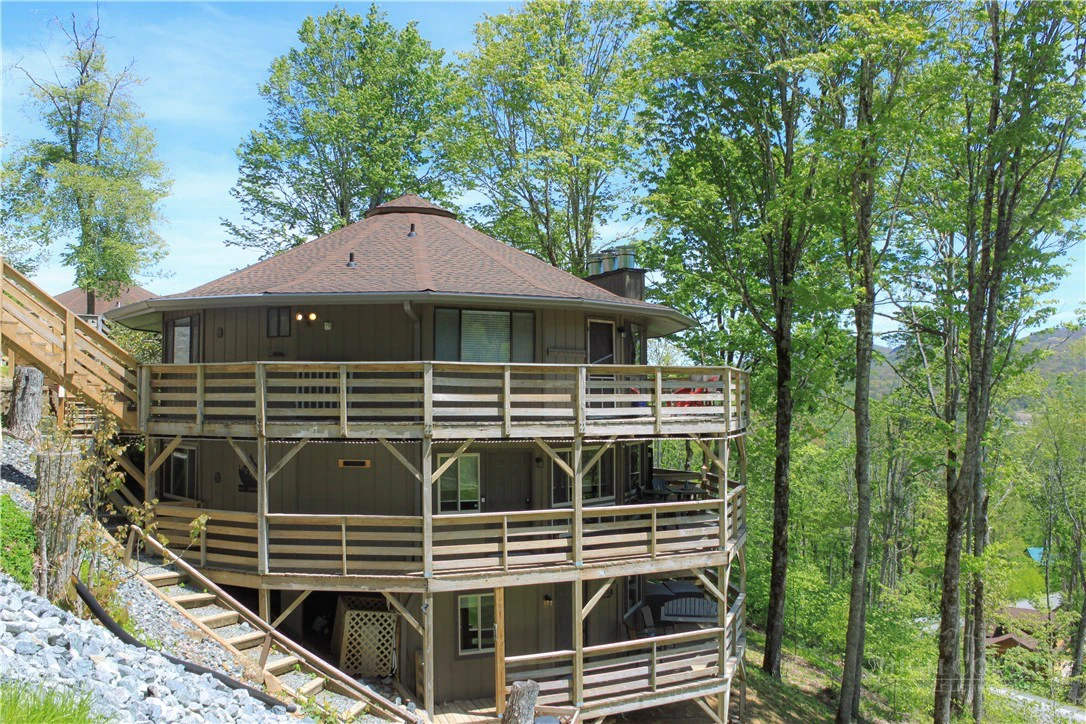 Image number 2 for the current listing
