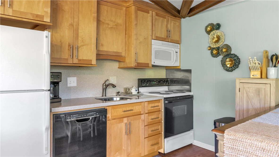 Image number 7 for the current listing