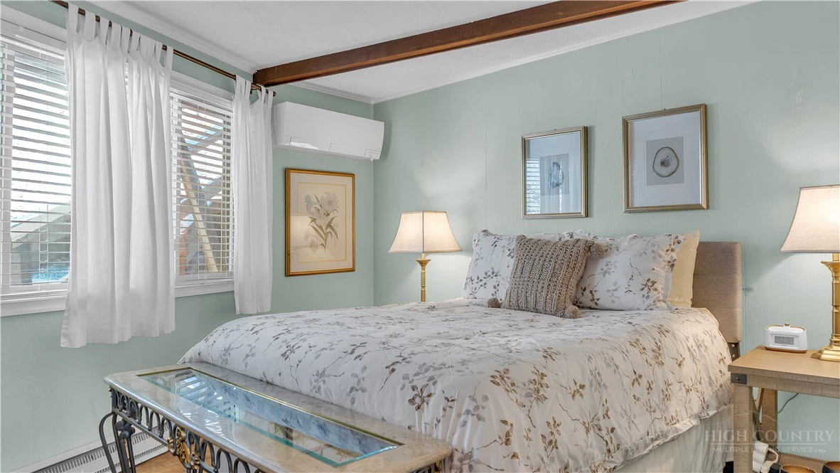Image number 8 for the current listing