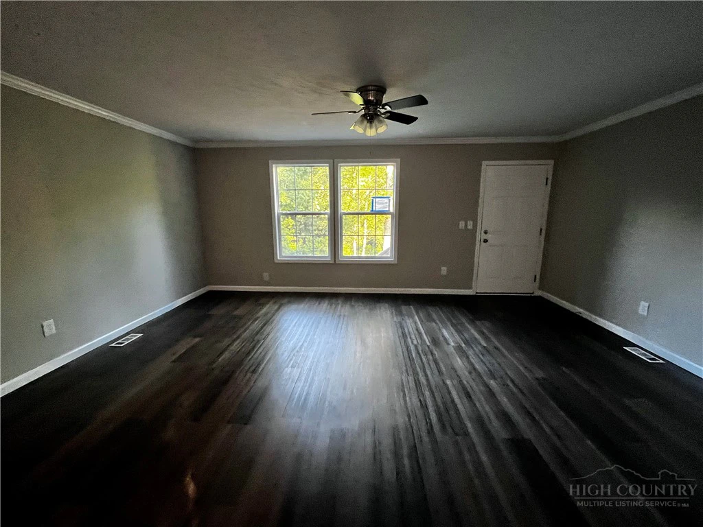 Image number 5 for the current listing
