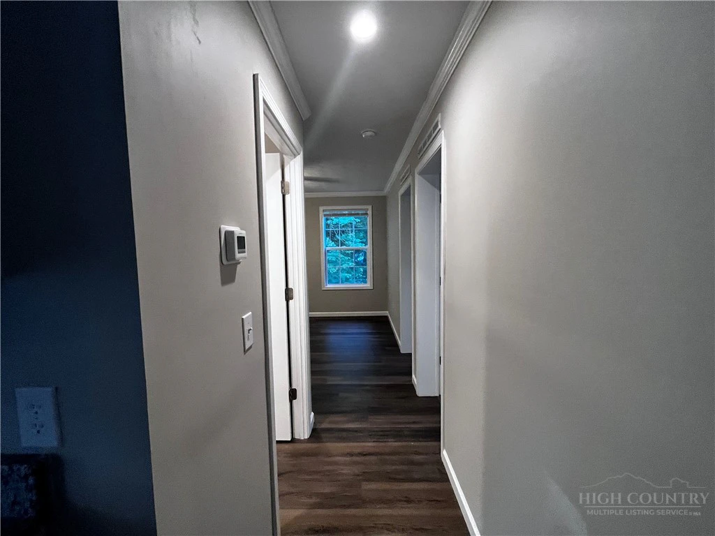 Image number 6 for the current listing