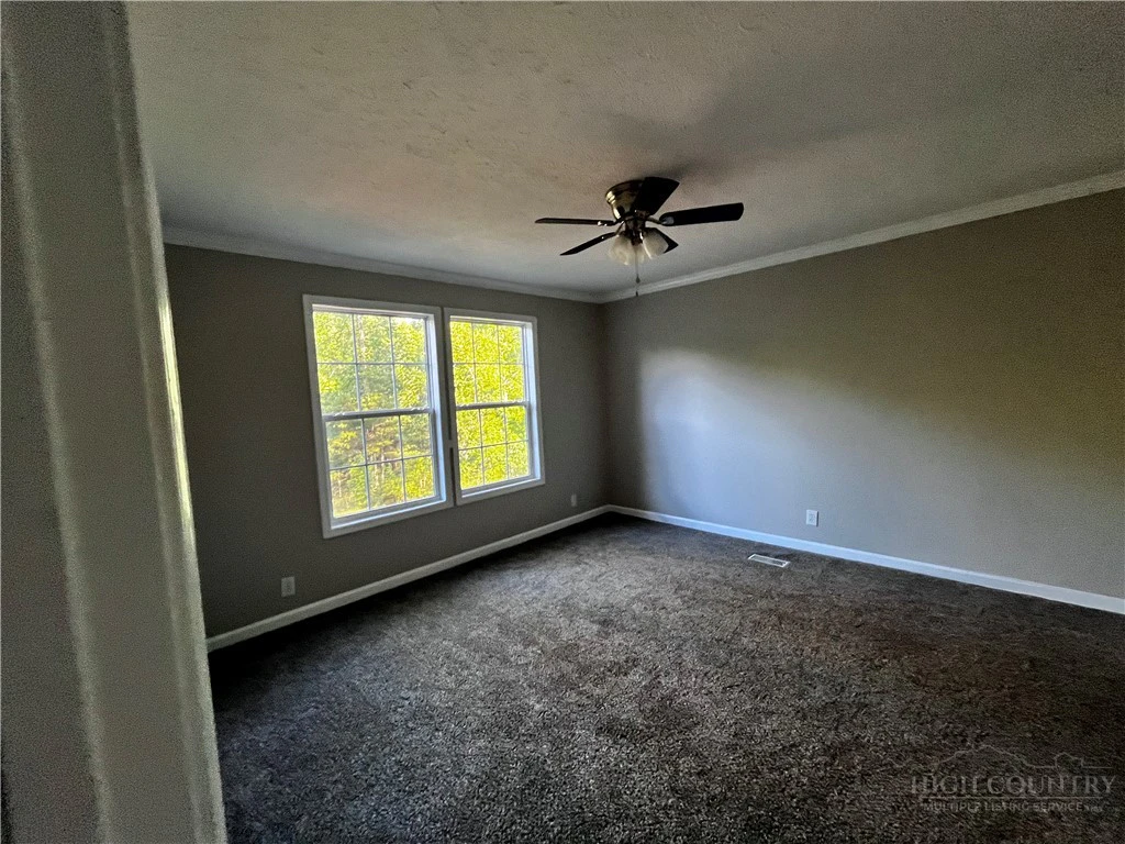Image number 13 for the current listing