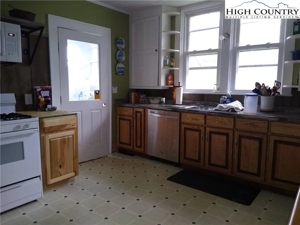 Image number 5 for the current listing