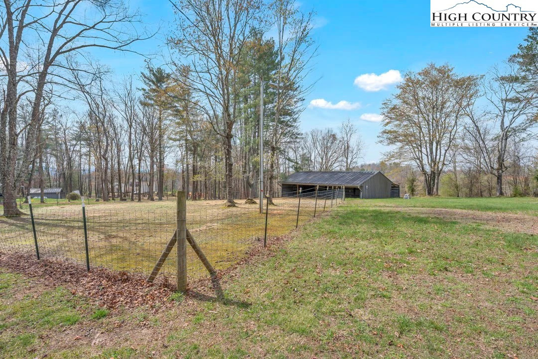 Image number 11 for the current listing