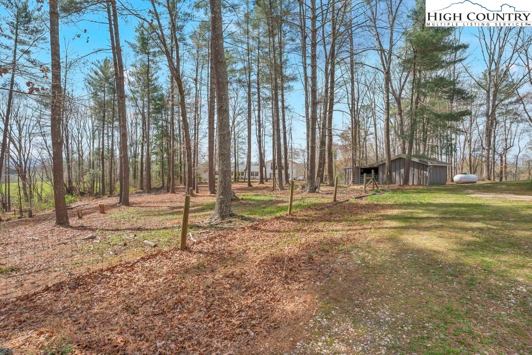 Image number 16 for the current listing