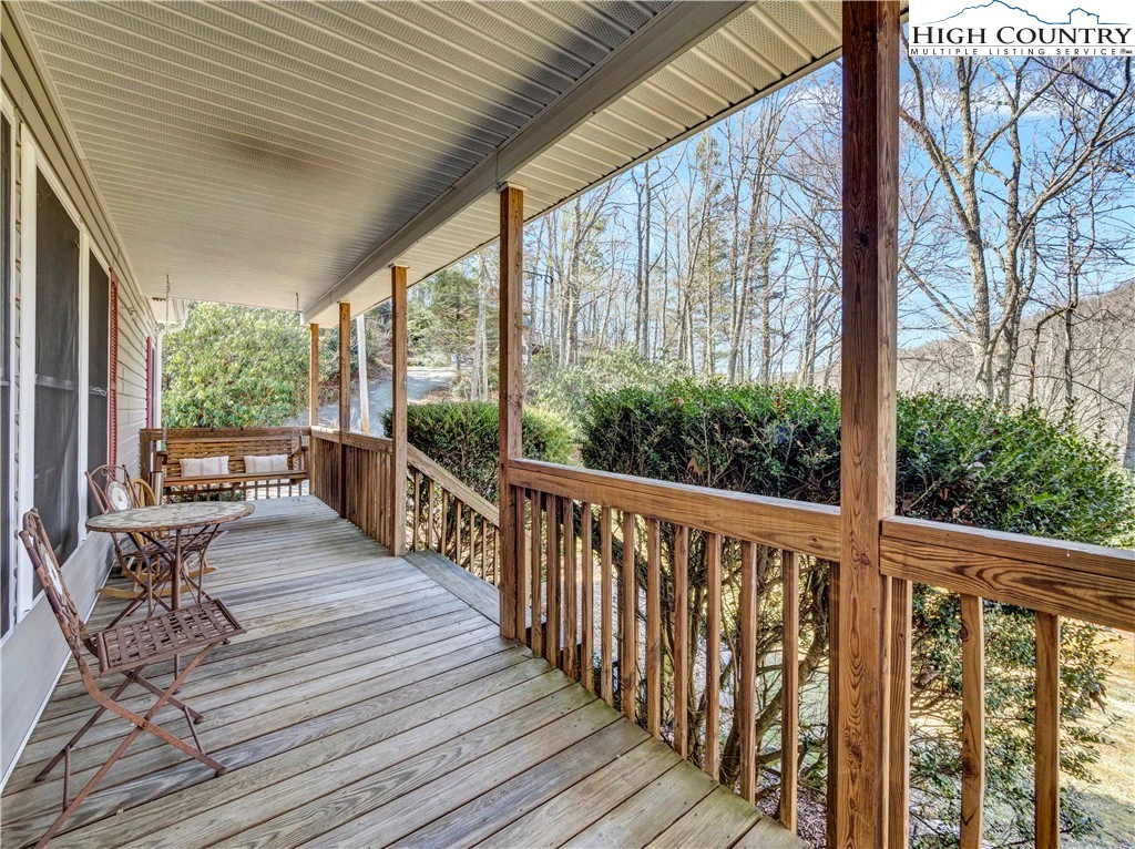 Image number 22 for the current listing
