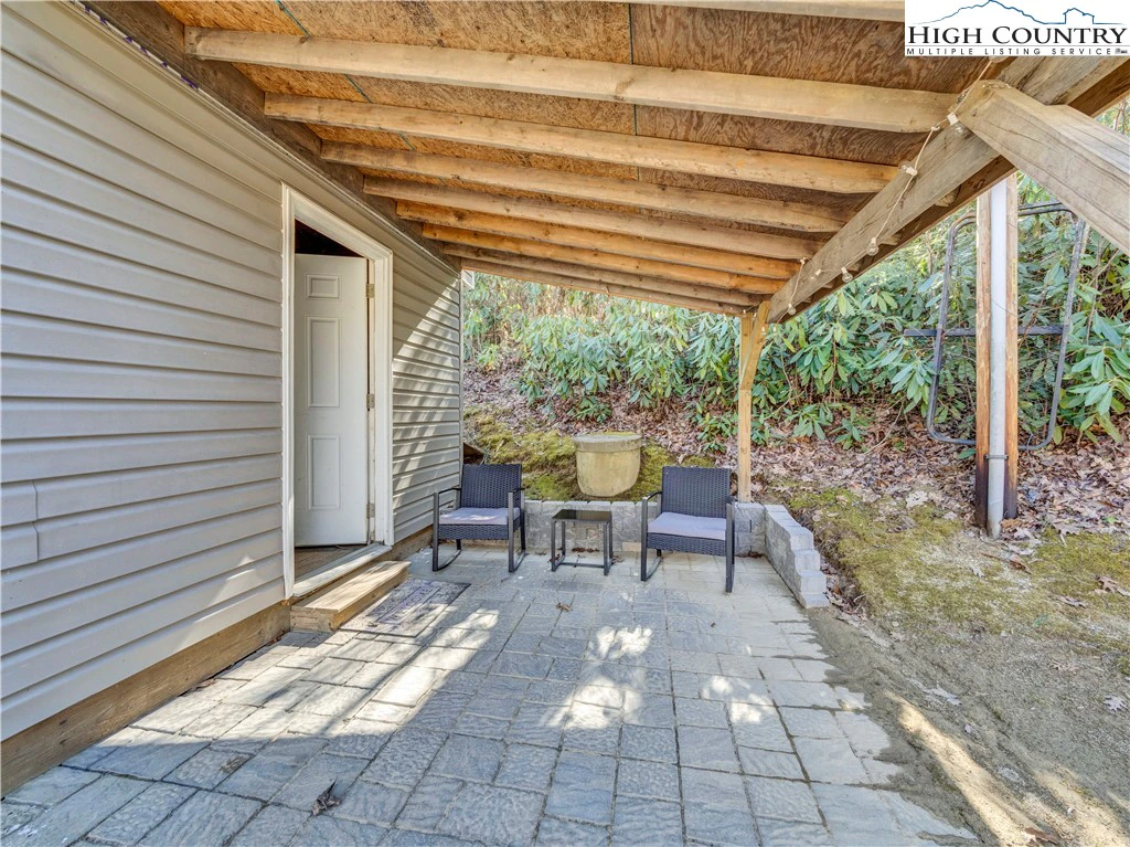Image number 13 for the current listing