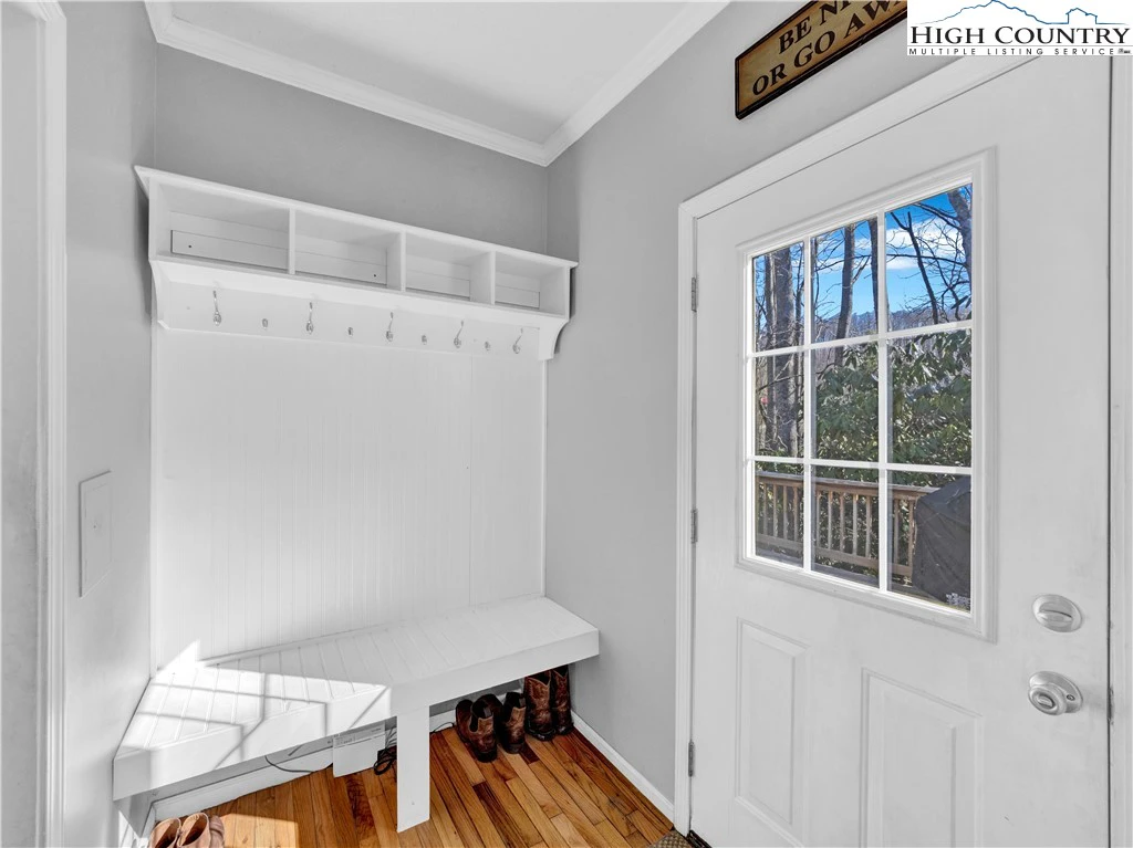 Image number 7 for the current listing