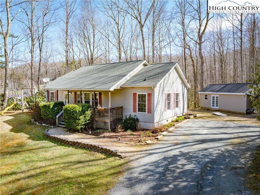 Image number 1 for the current listing