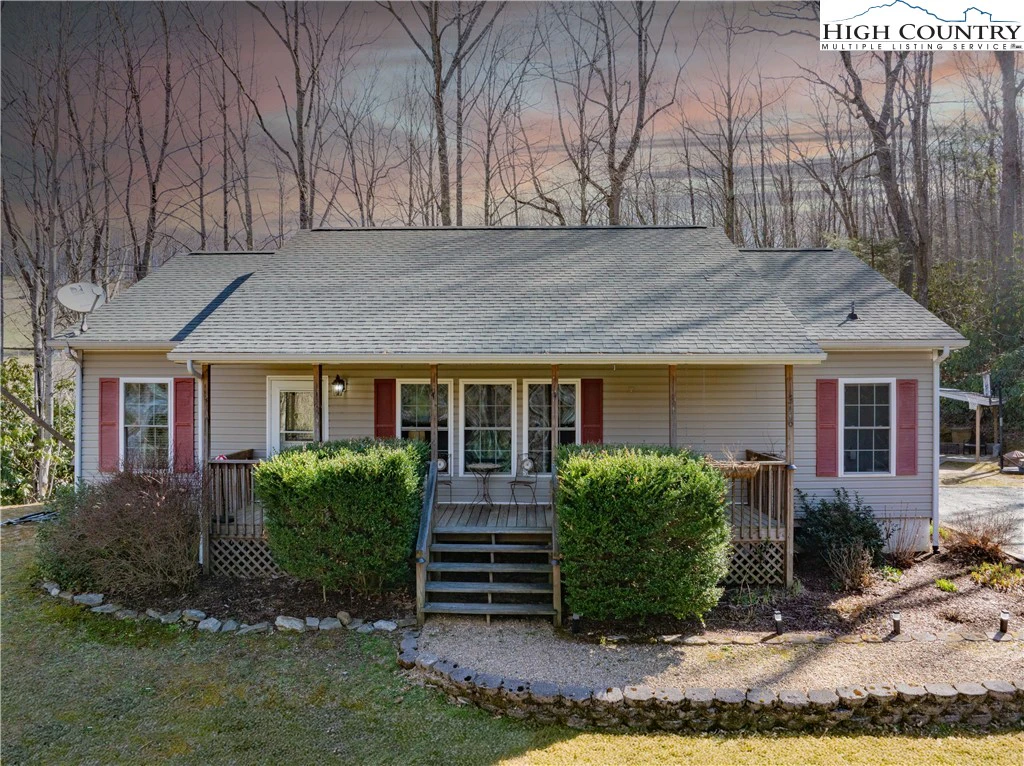 Image number 18 for the current listing