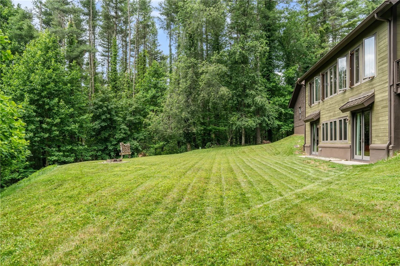 Image number 13 for the current listing