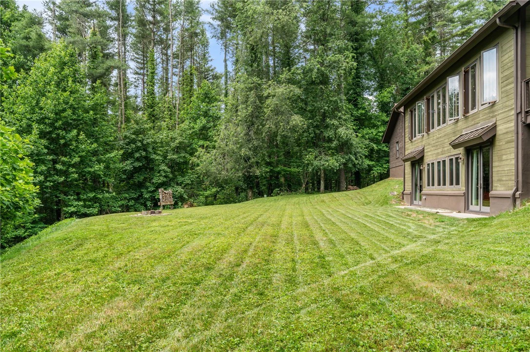 Image number 13 for the current listing
