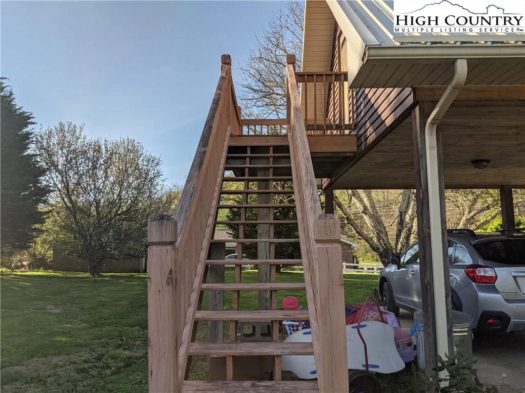 Image number 19 for the current listing