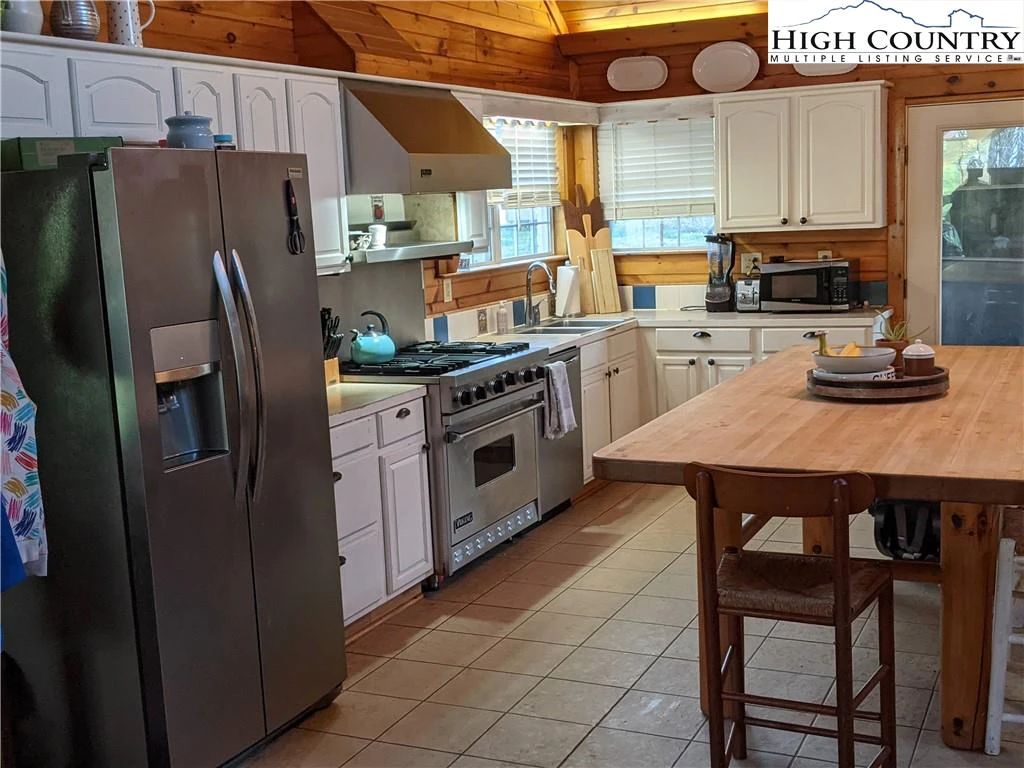 Image number 9 for the current listing
