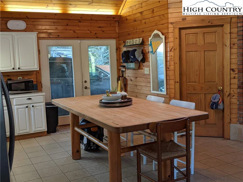 Image number 8 for the current listing