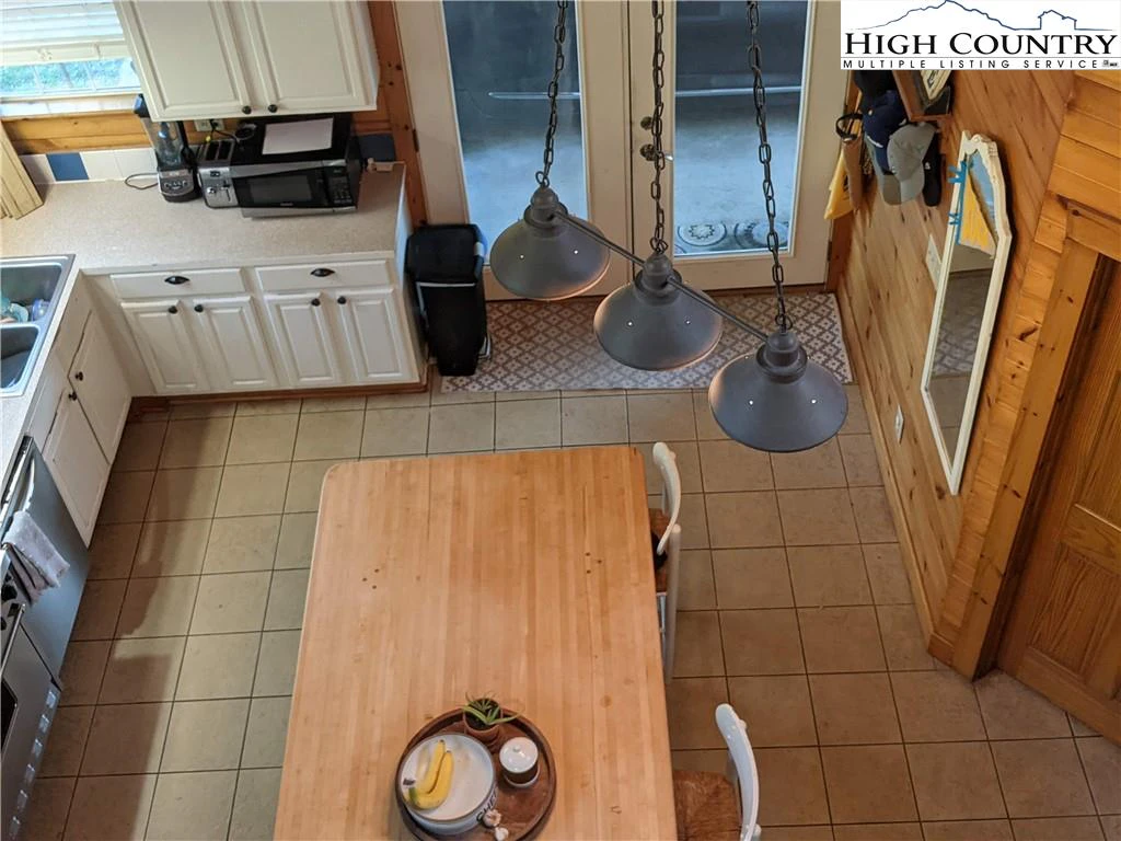 Image number 4 for the current listing