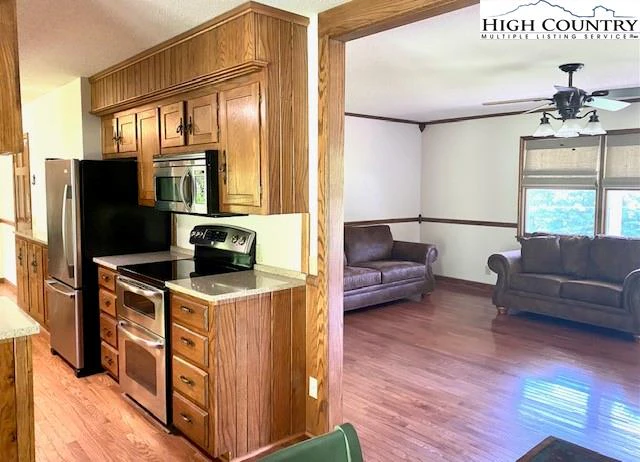 Image number 4 for the current listing