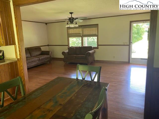 Image number 7 for the current listing