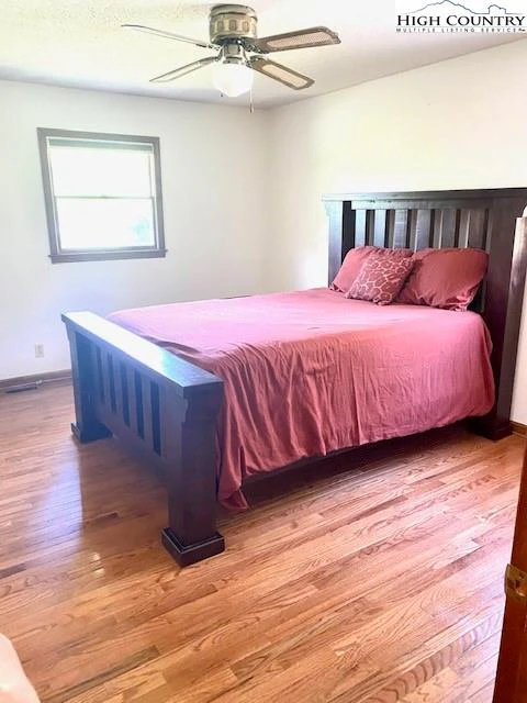 Image number 9 for the current listing