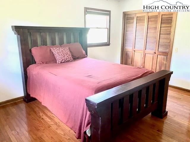 Image number 10 for the current listing